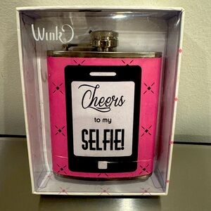 NIB!! ⭐️ Cheers To My Selfie! Pink 7 fl.oz. flask by Wink // 21st birthday